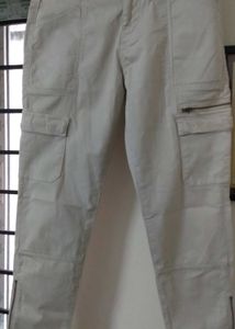 Women&#39;s Light Khaki Color Cargo Pant