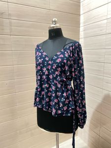 OLD NAVY Wrap up top Blue Floral Print Long Sleeve