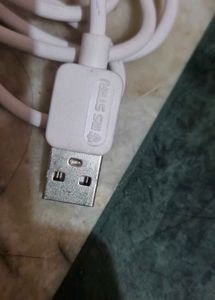 I Phone Charger&#39;s Cable Original