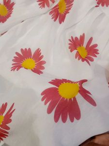 Daisy Print White Top