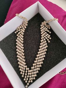 Neckpiece To Wear In Fastive Seasons