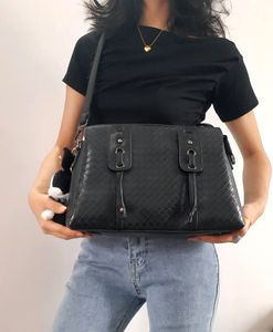 Y2K TRENDY SHOULDER AND HAND BAG