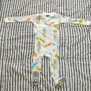 Burt's Bees Baby Zipper Romper ♥️