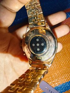⌚ Golden Smart Watch