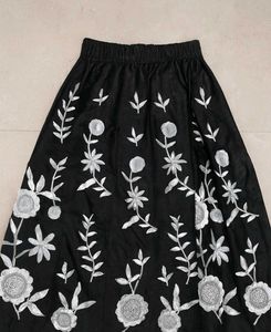 Floral Embroidered Lenga With Third Work