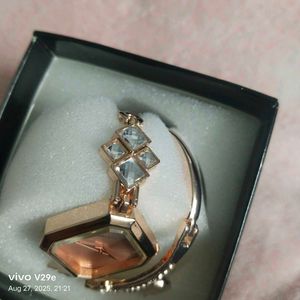 Stylish Women&#39;s Watch