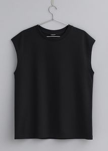 black tee with deep sleeves
