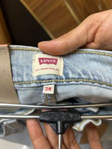 New With tags Levi’s mom Jeans