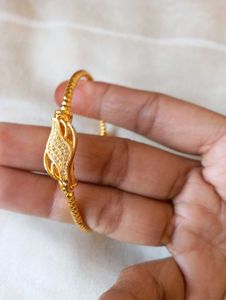 Branded Golden Kada