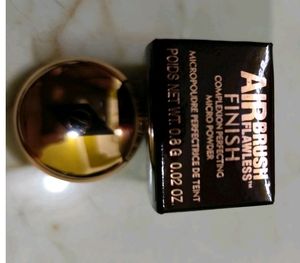 Charlotte Tillbury Airbrush Flawless Compact