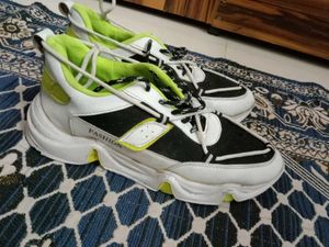 Sports Shoes 👟 💮