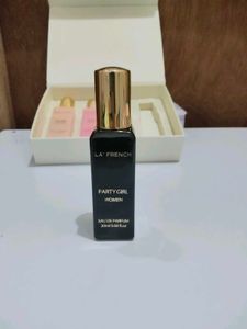 Women Mini Perfume Set!