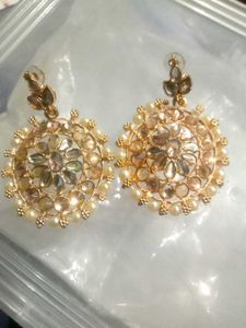 Beautiful Neckpiece With Mang Tikka And Earings