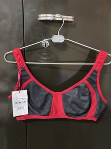 Clovia Sports Bra