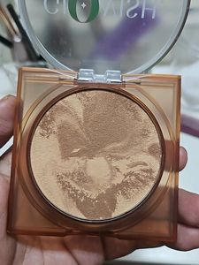 Huda Beauty Glowish Bronzer