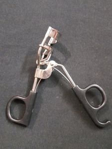 Eyelash Curler