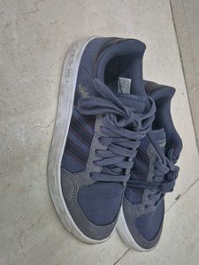 Adidas Sneakers