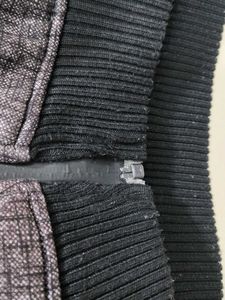 SWEATSHIRT WITH ZIP