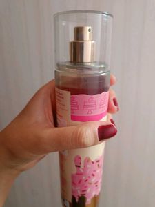 Bath And Body Works Strawberry Pound Cake