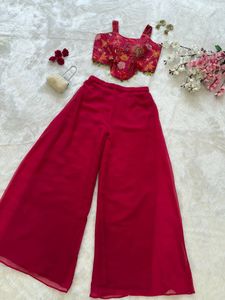 crop top hit design Xs to 2xl available