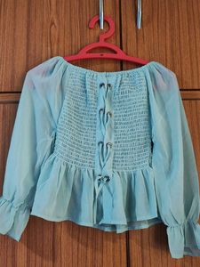 crop top....Chic Off-Shoulder Top