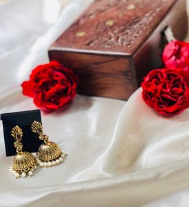 Elegant Gold Jhumka Earrings