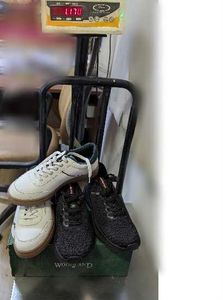 2 sneakers White- Size 6 Black-4