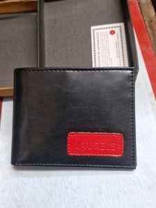 Laurels Black Leather Wallet