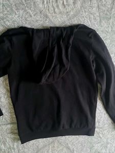 Dapper Looking GUESS hoodie!!