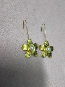 SALE 🆕Gold Flower Earrings