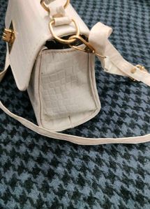 Fashionable Sling Bag