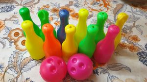 Plastic Bowling Set For Children With Small Teddy