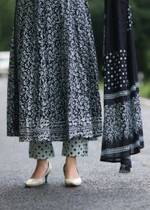 This Beautiful Combination Of rayon printed Kurti