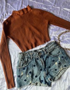 Brown Full Sleeve Crop Top!