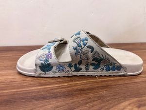 Zudio Floral Sandals - Size 6