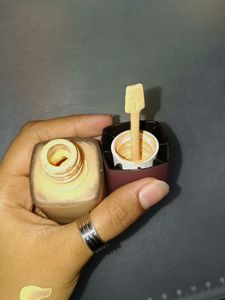 Ambar Satin Finesse Foundation