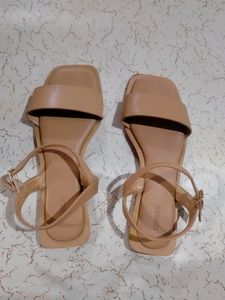 Flats Forever 21