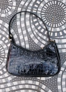 Chic Black Shoulder Bag