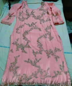 Elegant Pink Embroidered Kurta
