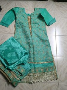 Wedding Elegant Embroidered Kurta Set