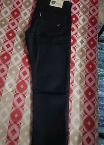 New Hilfiger Jense Balck Hurry Up
