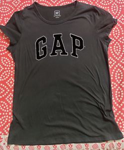Gap Tshirt. Dark Black. Logo Embroidered. Half Sleeves