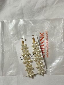 Urbanic Floral Pearl Hair Clips