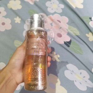 VS Amaretto Fizz