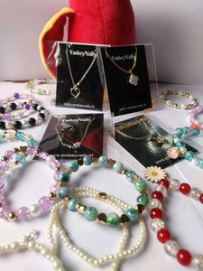 19 Beads Bracelets✨✨ (1 freebie)