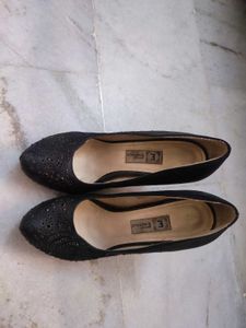 vintage rose embroidered emerald Goth pencil heel