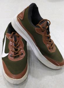 Sneaker