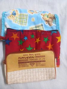 combo of makeup pouches