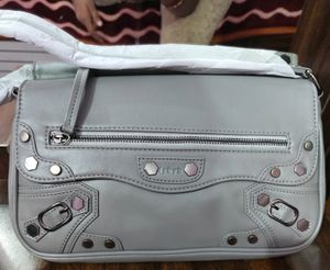 Iykyk Grey Metal Detail Shoulder Bag