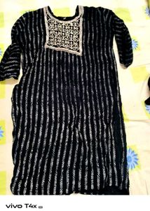 Elegant Black Striped Kurta